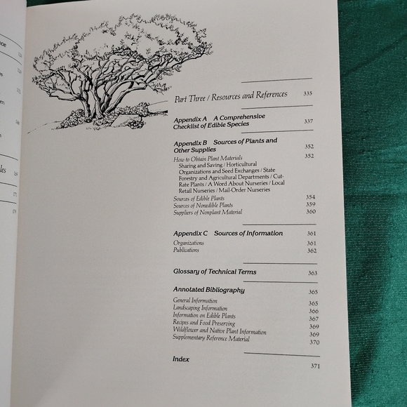 The Complete Book of Edible Landscaping - Picture 7 of 9